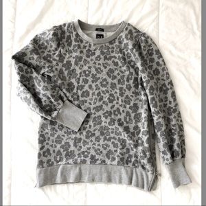 GAP MATERNITY LEOPARD PRINT FLEECE LINED SWEATSHIRT WITH SIDE PANEL ZIPPERS